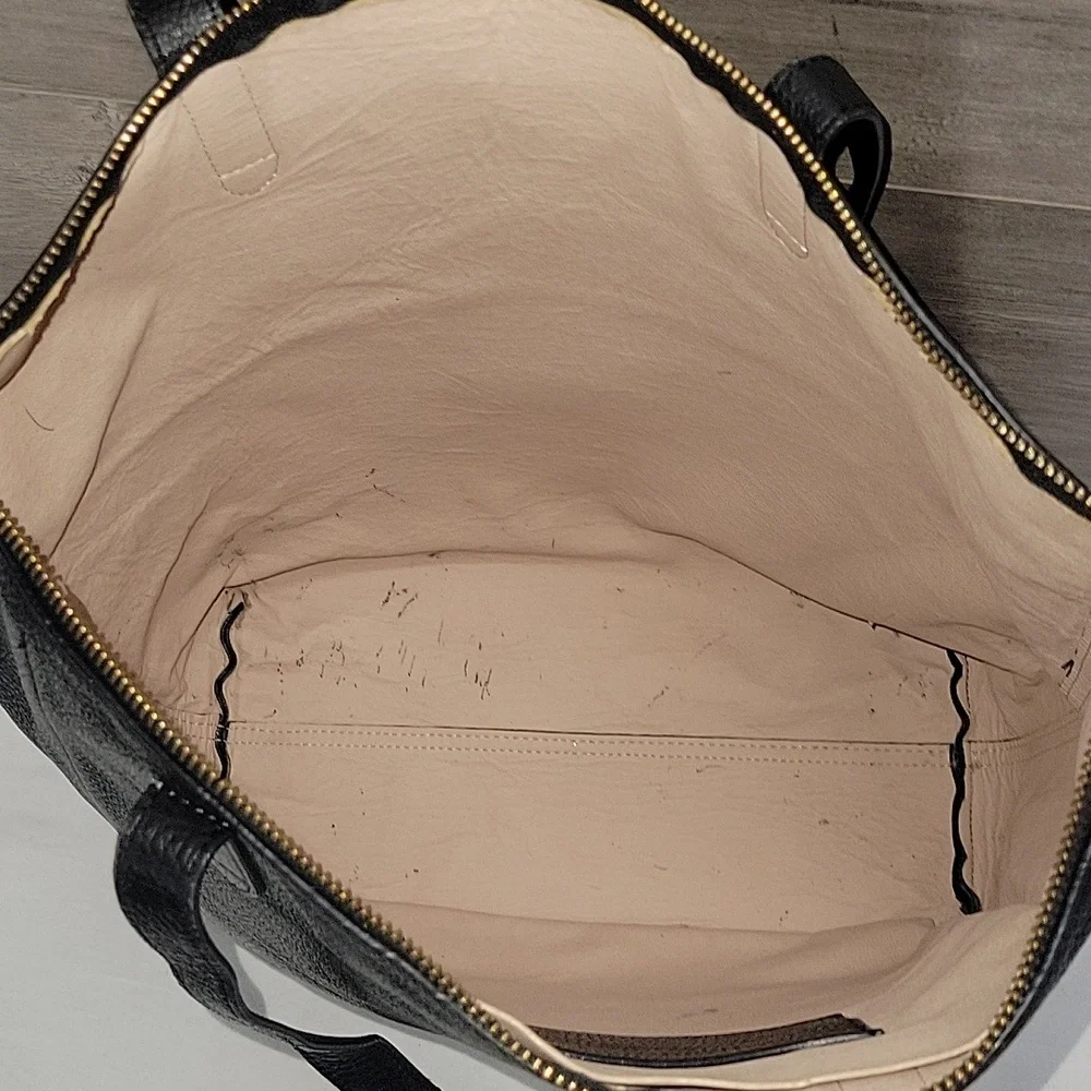 Cuyana Black Pebble Leather Tote Shoulder Bag